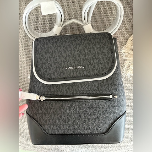 Michael Kors Harrison Backpack Black – In-Store sealed (Not from Outlet) - Picture 8 of 13